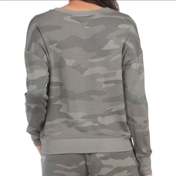 SPLENDID top long sleeve super soft gray‎ cozy camo print pullover M - Picture 3 of 9